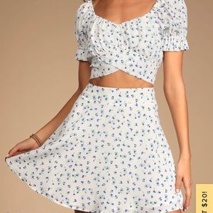 Lulus white floral two piece set, size L